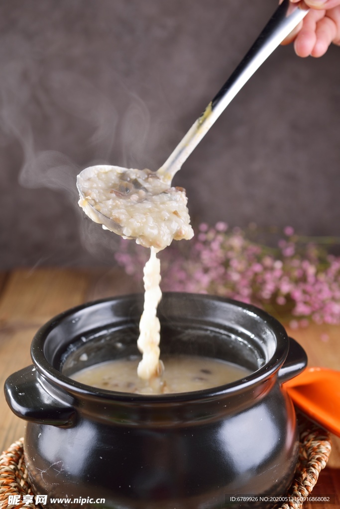 砂锅皮蛋瘦肉粥