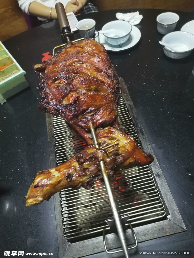 烤羊腿
