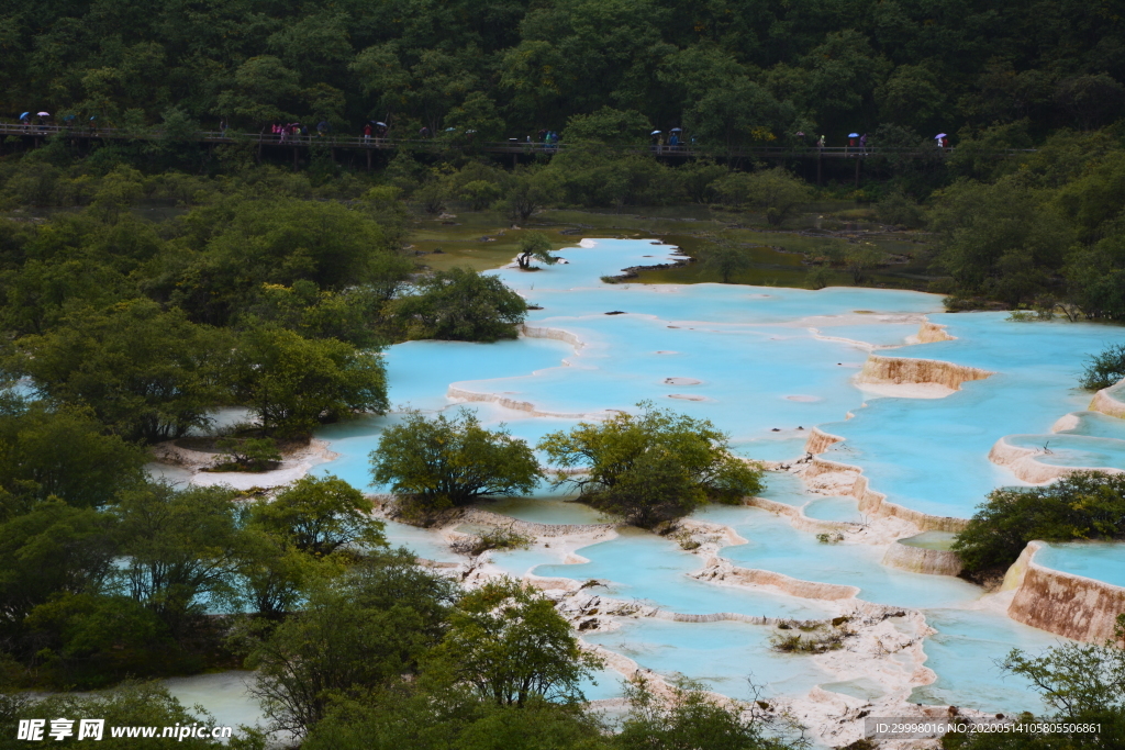 黄龙水景