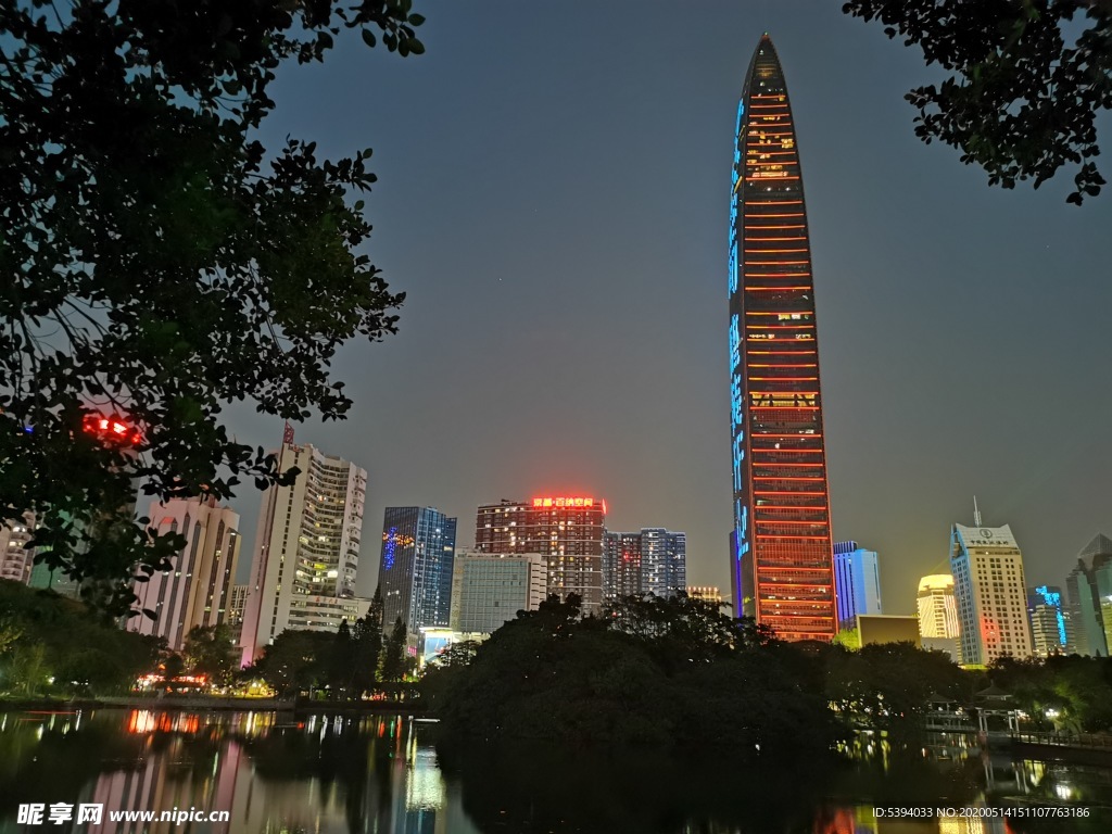 京基100的夜景