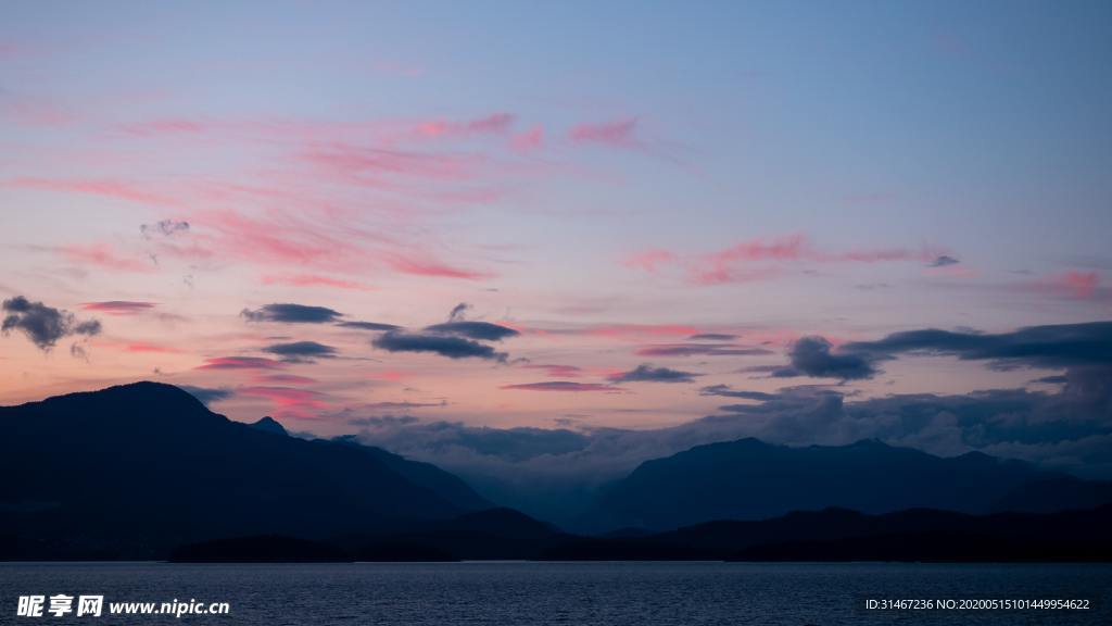 天空 晚霞 山水