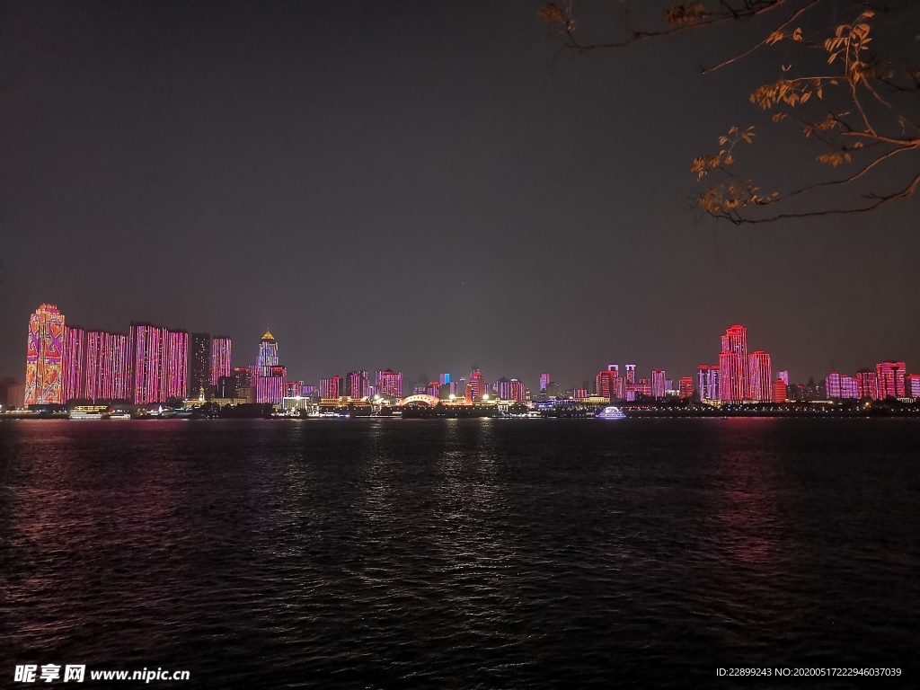 武昌江滩夜景