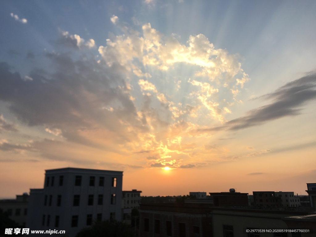 晚霞天空