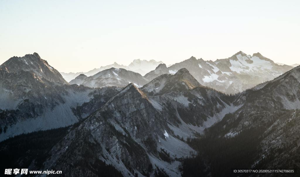 群山