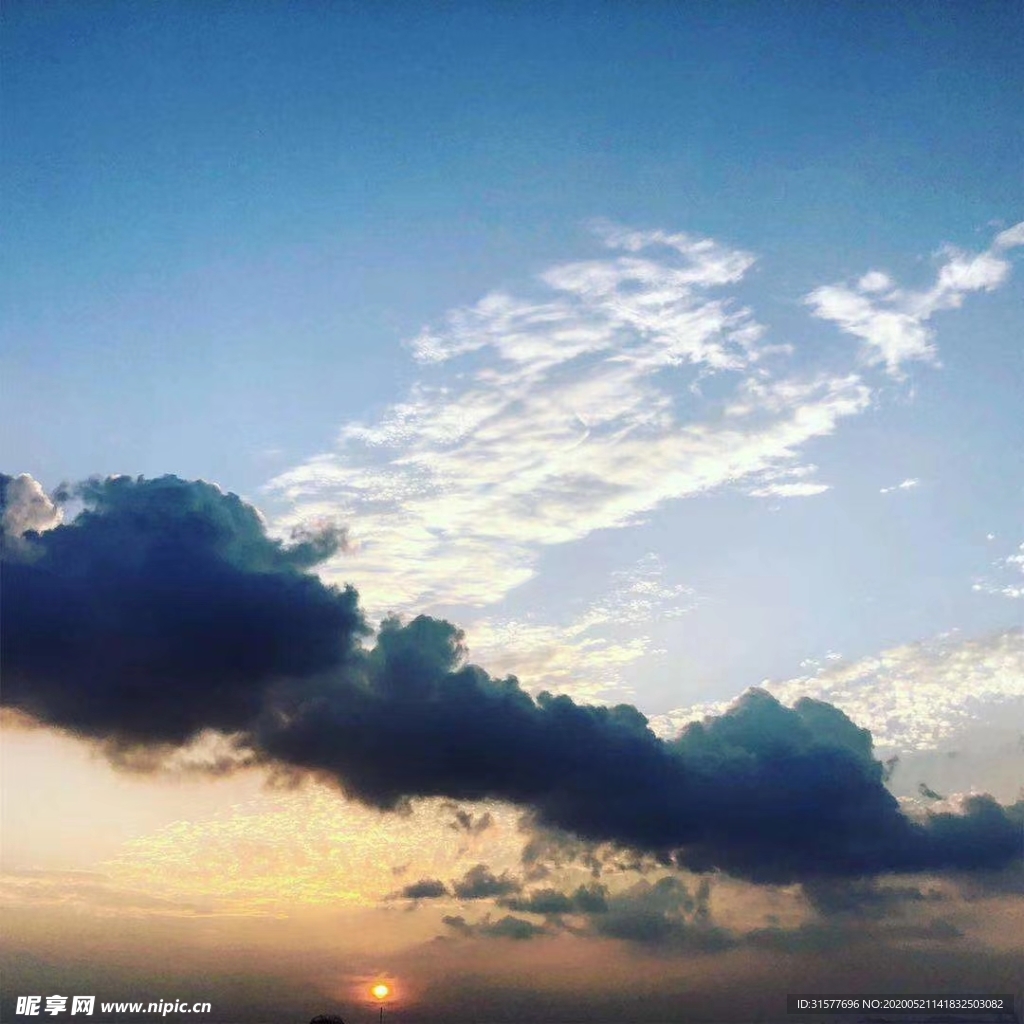晚霞 天空