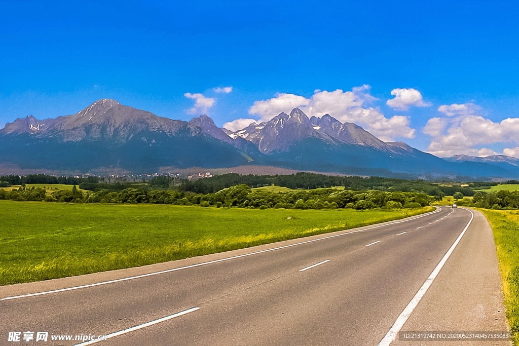 山下的路