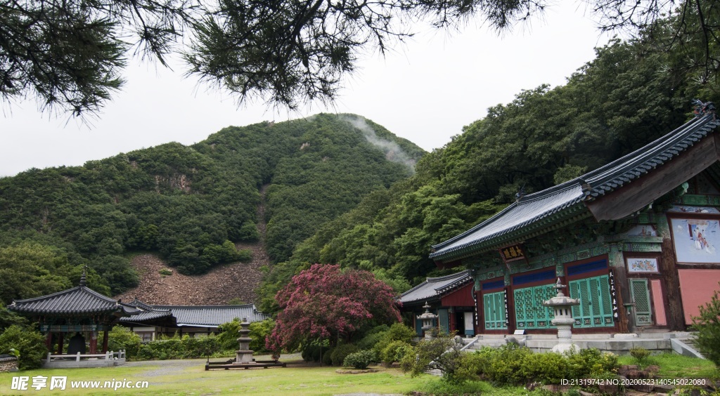 山下庭院