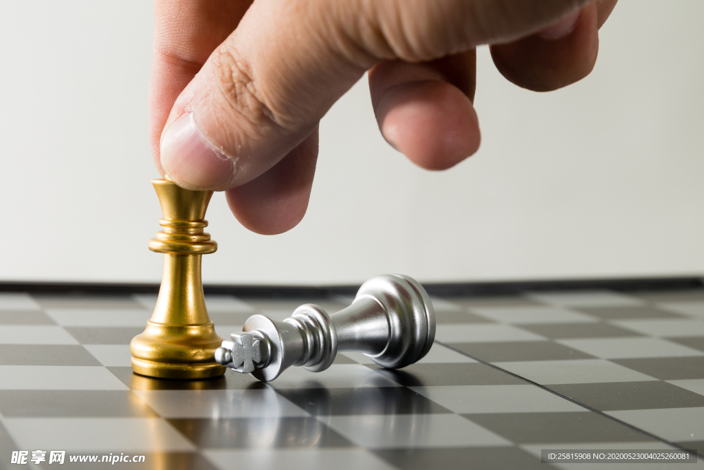 国际象棋博弈图片