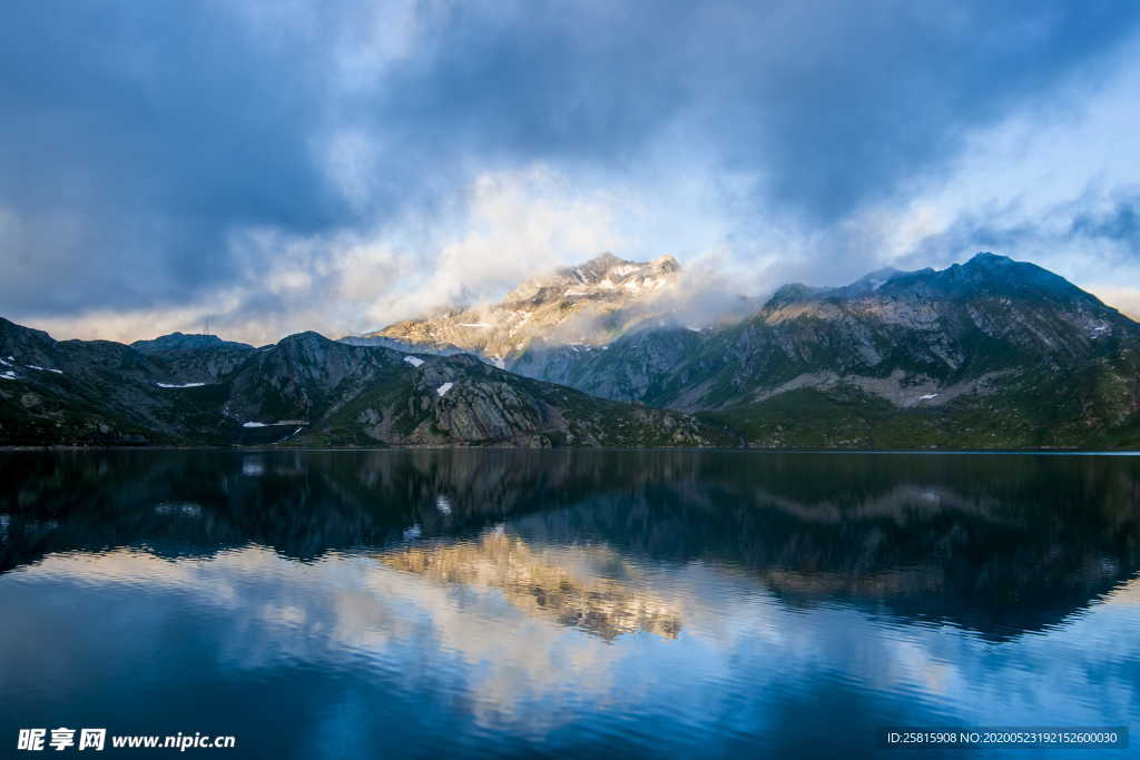 阿尔卑斯山风景图片