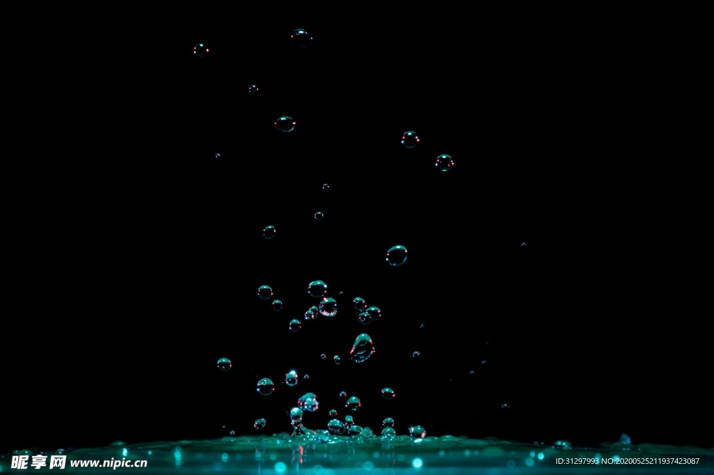 水
