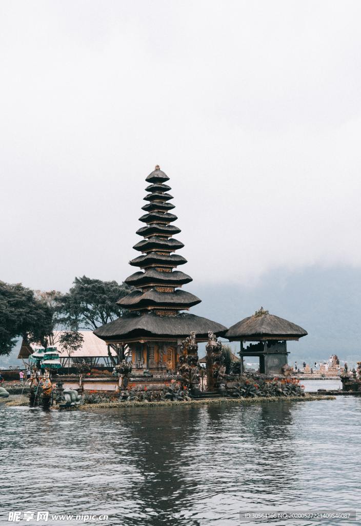 山水寺庙意境水流背景素材