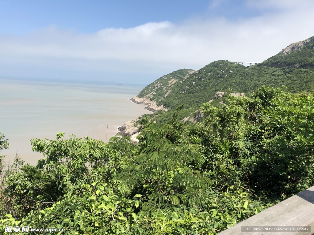 海岸线山
