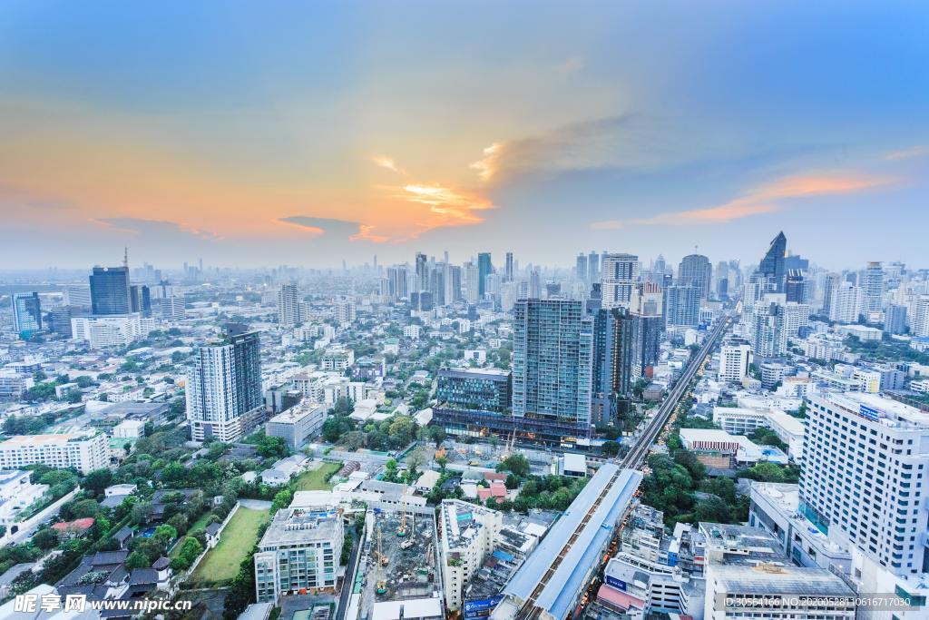城市建筑大楼天空蓝色背景素材