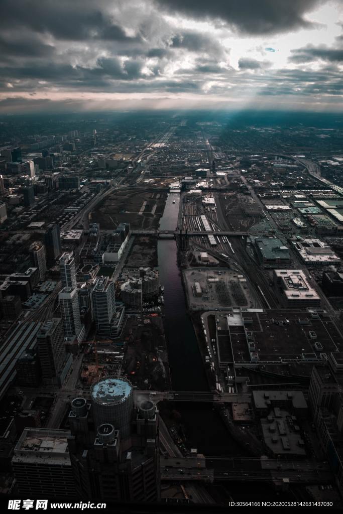 城市建筑大楼天空黑色背景素材