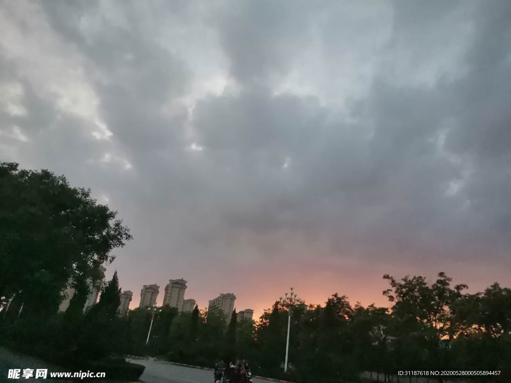 雨后晚霞