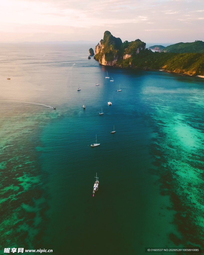 海边天空背景