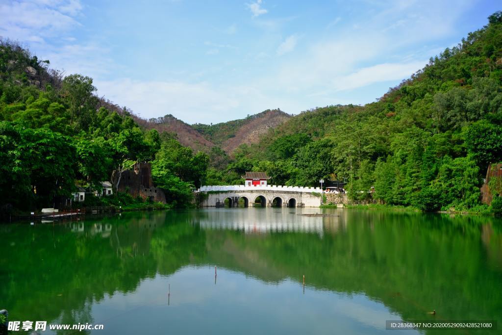 池塘