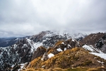 崎岖雪山