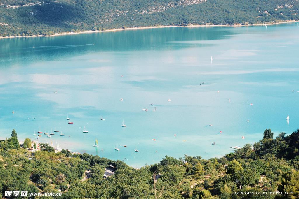 湖水
