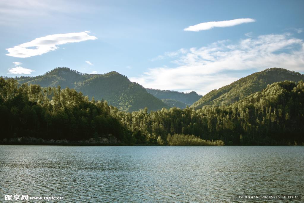 湖水
