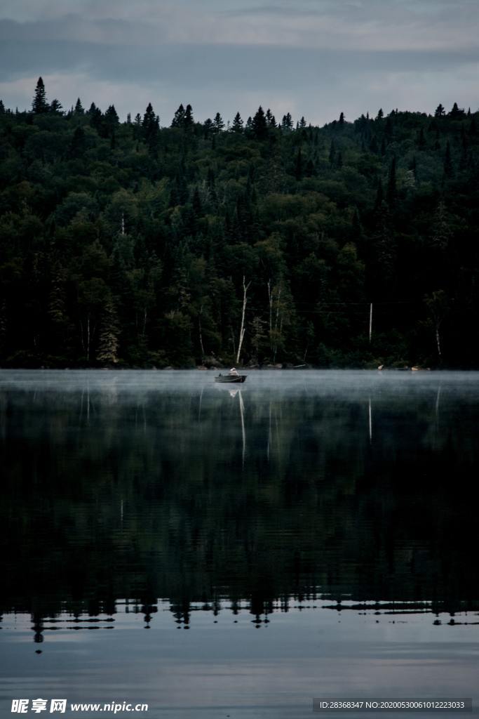 湖水
