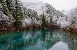 九寨沟五花海雪景