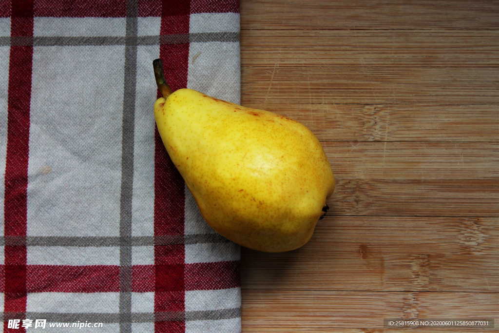 梨子鸭梨贡梨香蕉梨图片