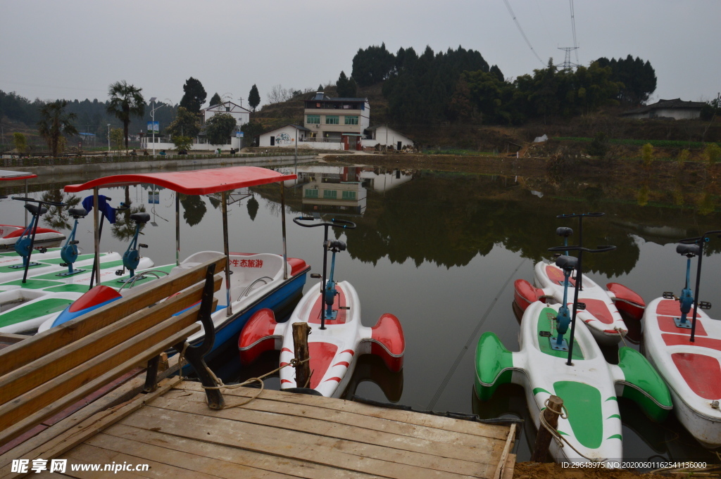 船 旅游 游船 休闲 水上公园