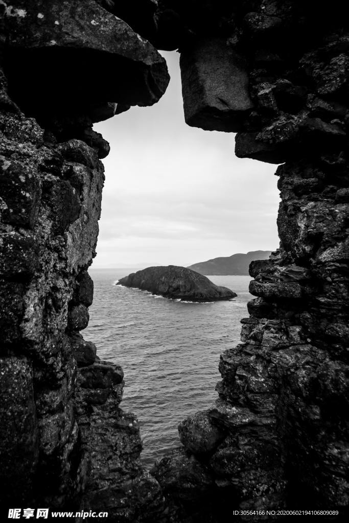 海边山洞悬崖海水黑色背景素材