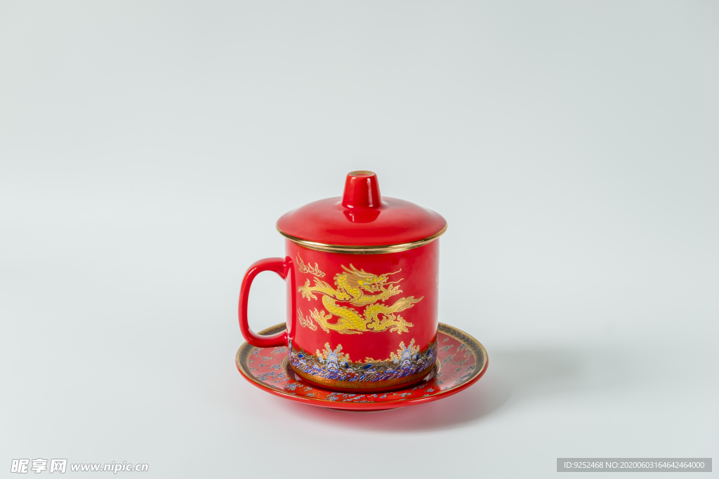 龙纹茶杯