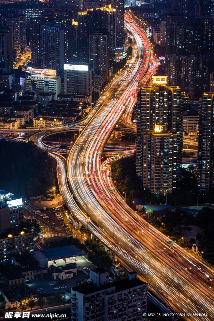 道路城市繁华