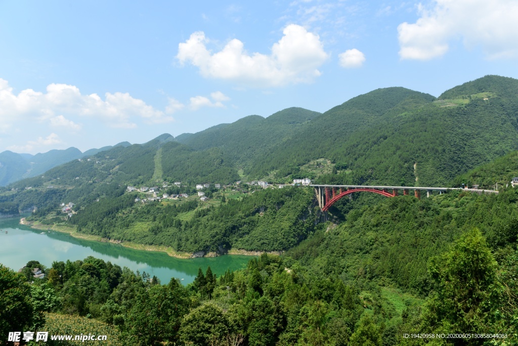 湖北恩施州南里渡大桥风景风光