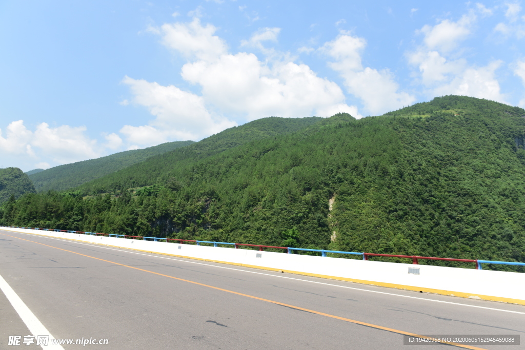 乡村道路汽车素材