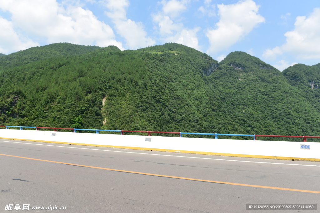 乡村道路汽车素材