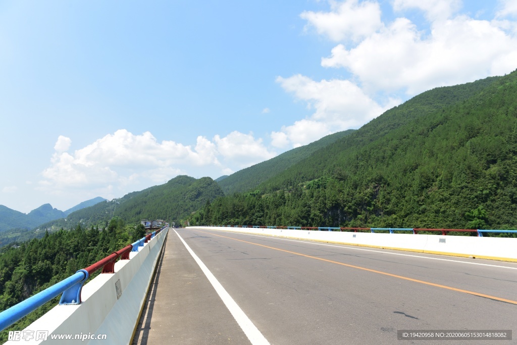 乡村道路汽车素材