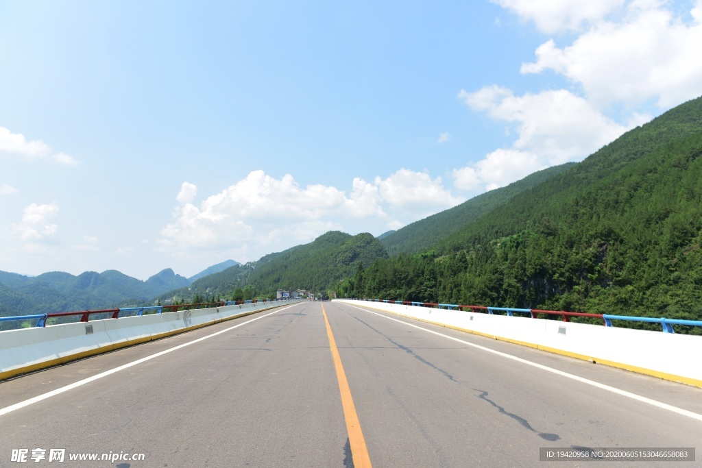 乡村道路汽车素材