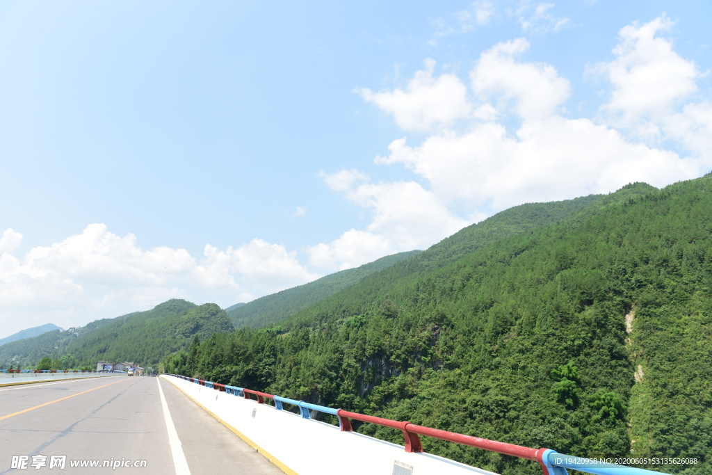 乡村道路汽车素材