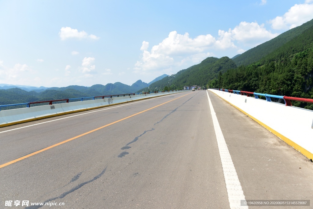 乡村道路汽车素材