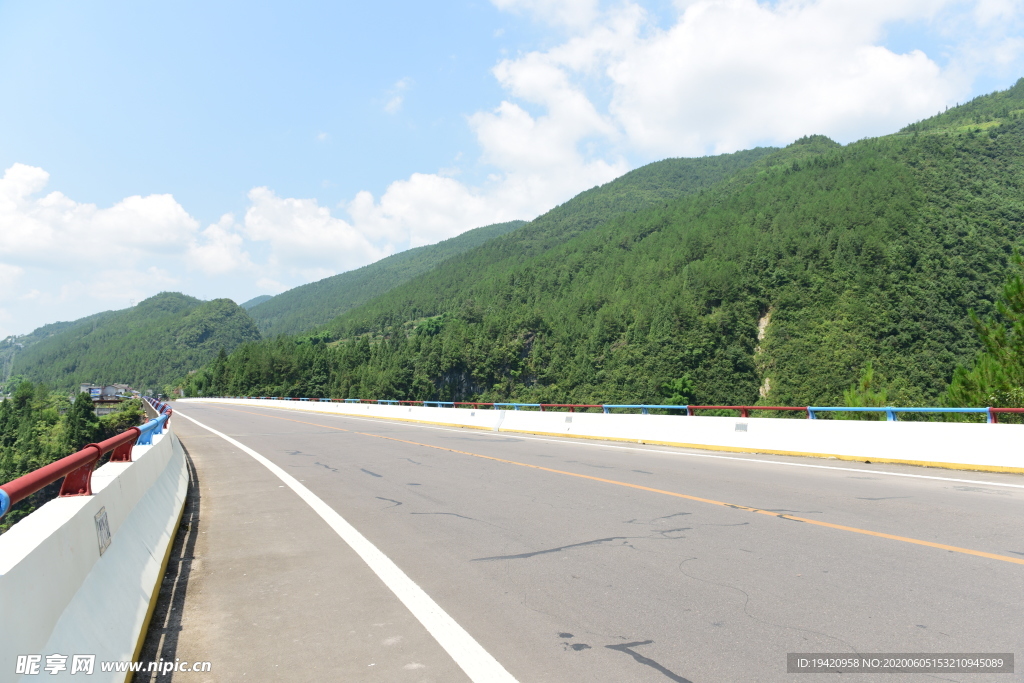 乡村道路汽车素材