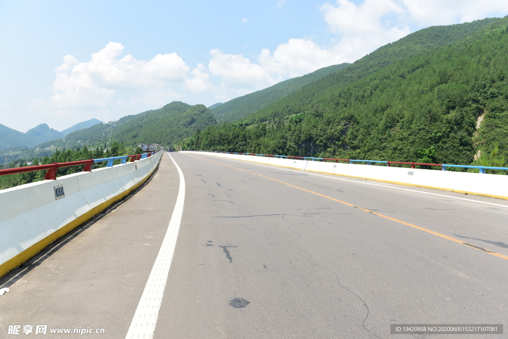 乡村道路汽车素材