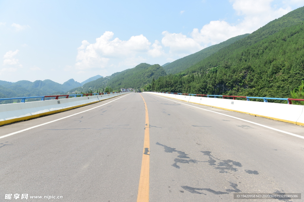 乡村道路汽车素材