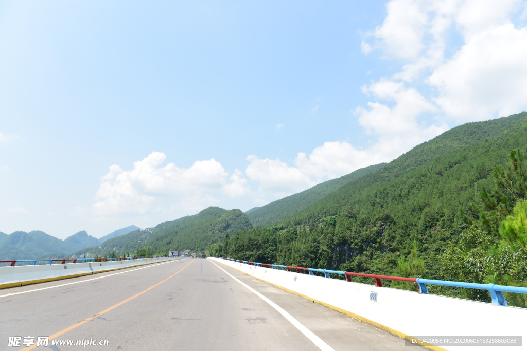 乡村道路汽车素材