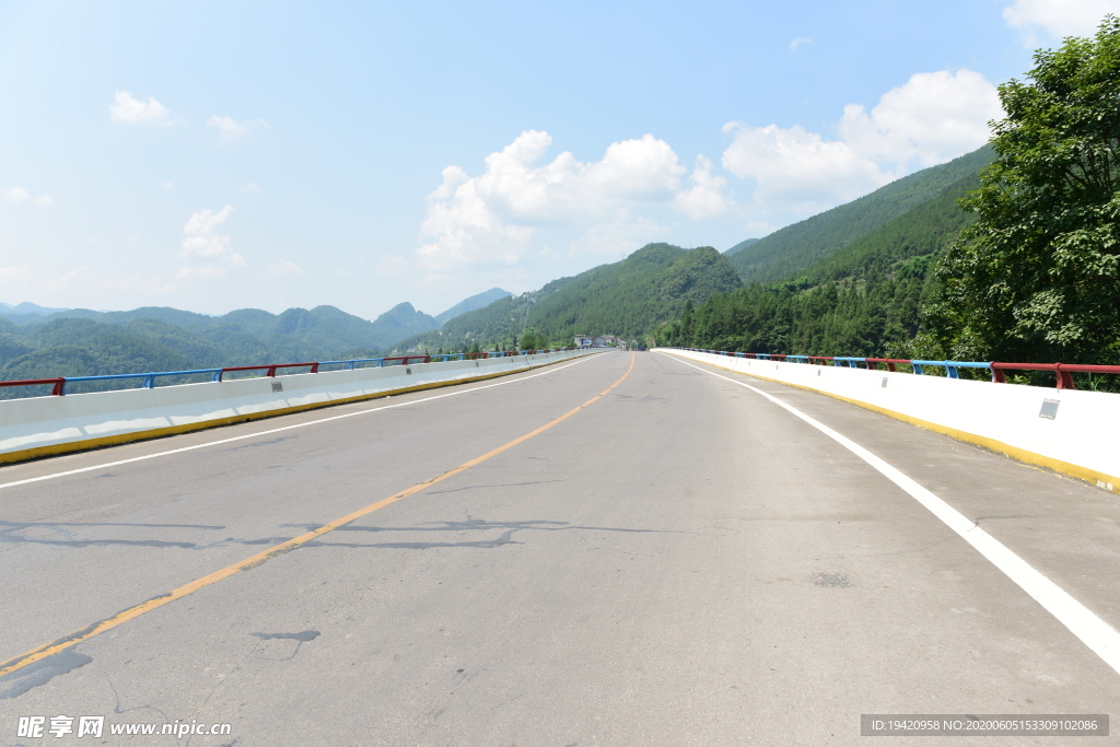 乡村道路汽车素材