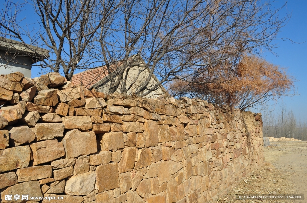 农村石墙