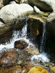 山泉水图片