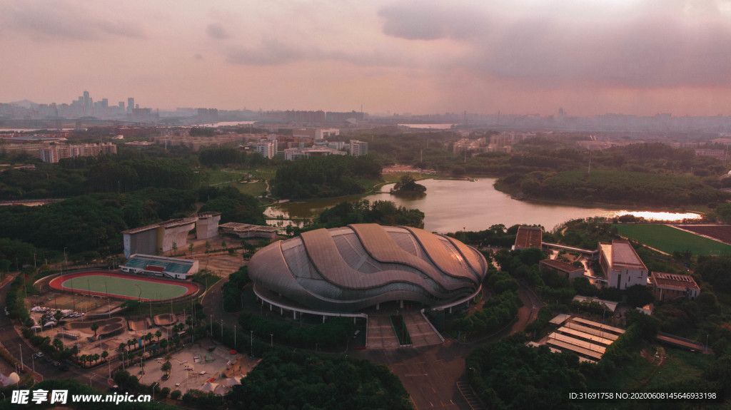 广州大学城头盔