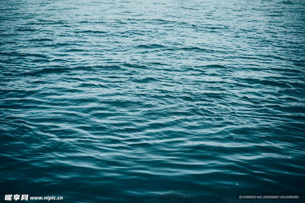 水