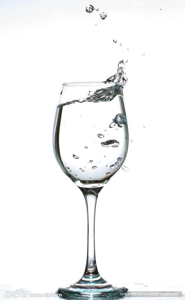 水