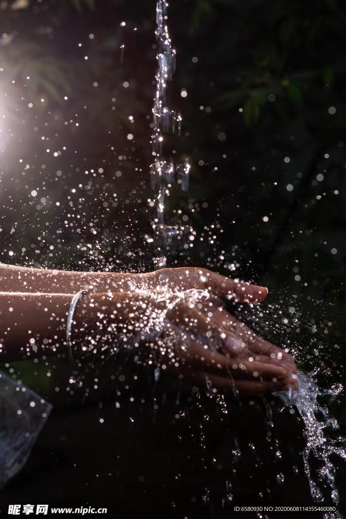 水