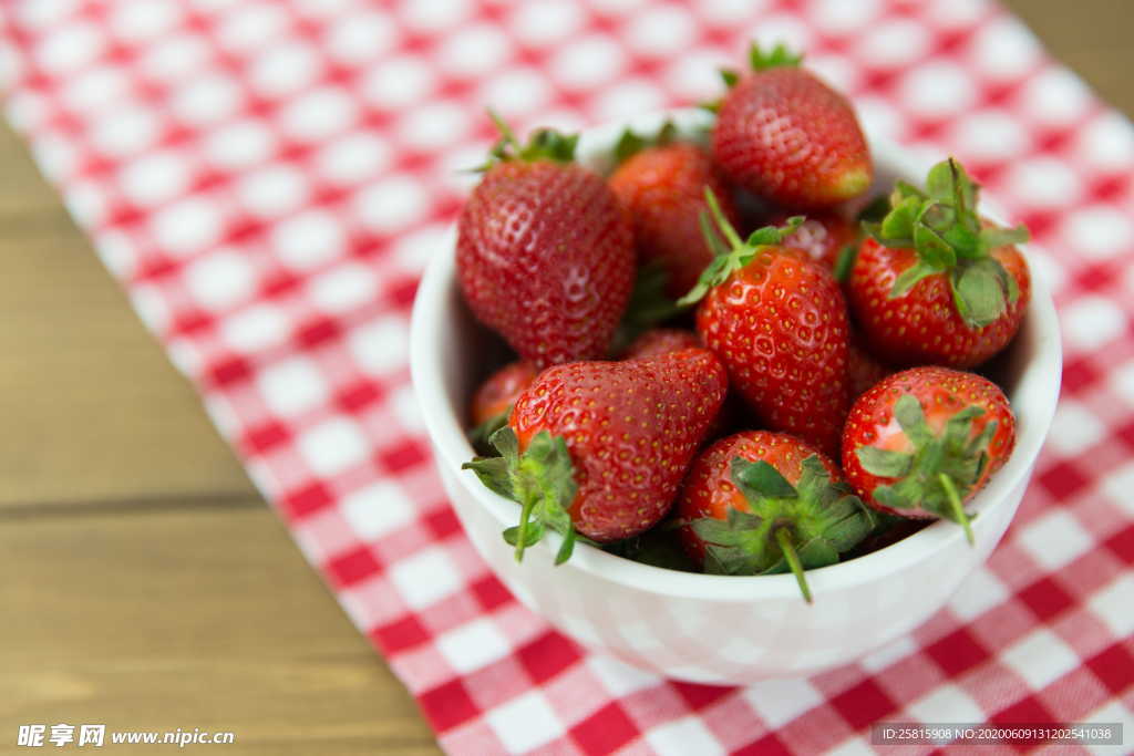 草莓浆果莓果蓝莓图片